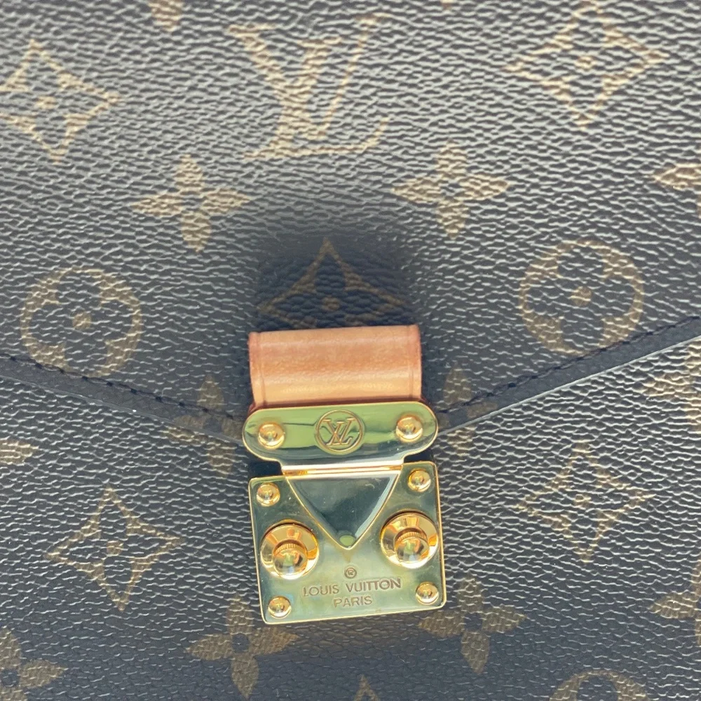 LOUIS VUITTON  Monogram Pochette Metis - Picture 3 of 9